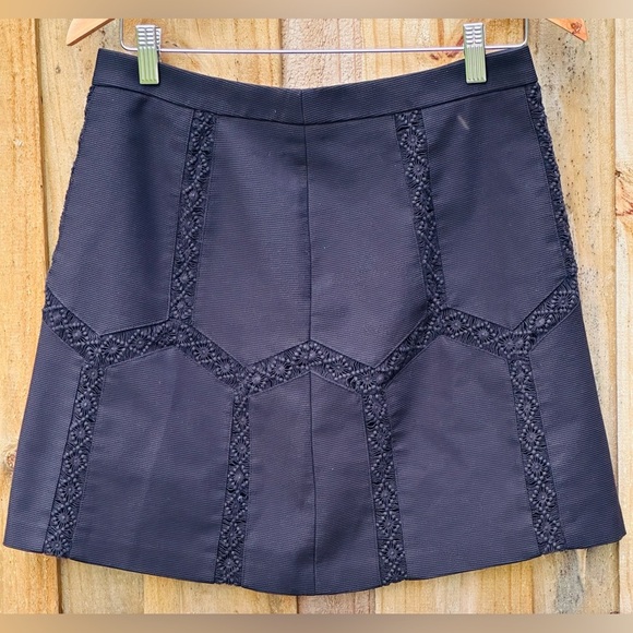 Banana Republic Dresses & Skirts - Banana Republic Black Chevron Lace Mini Skirt Size 6